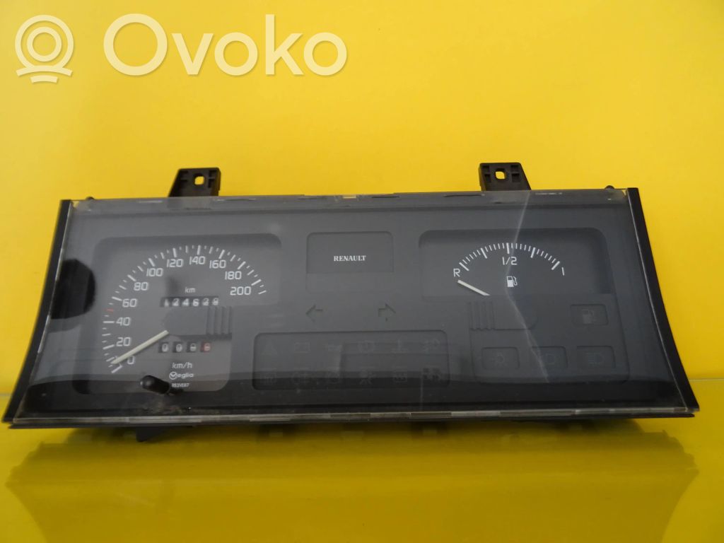 Renault Clio I Speedometer (instrument cluster) 