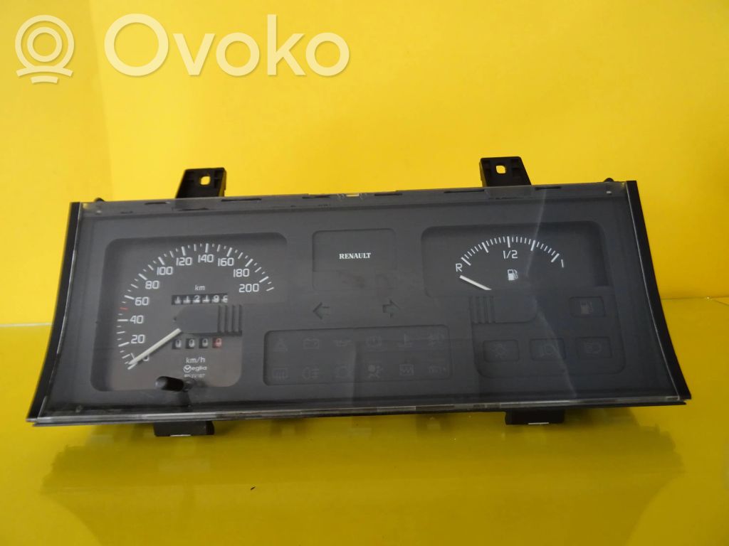 Renault Clio I Speedometer (instrument cluster) 