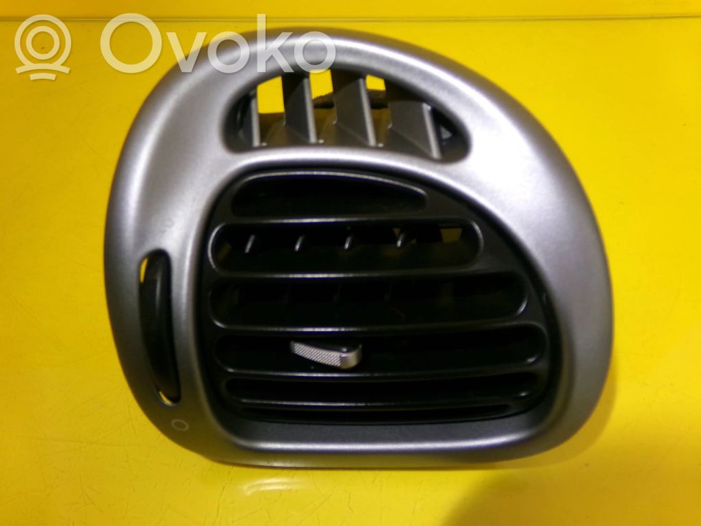 Citroen Xsara Picasso Šoninės oro grotelės 