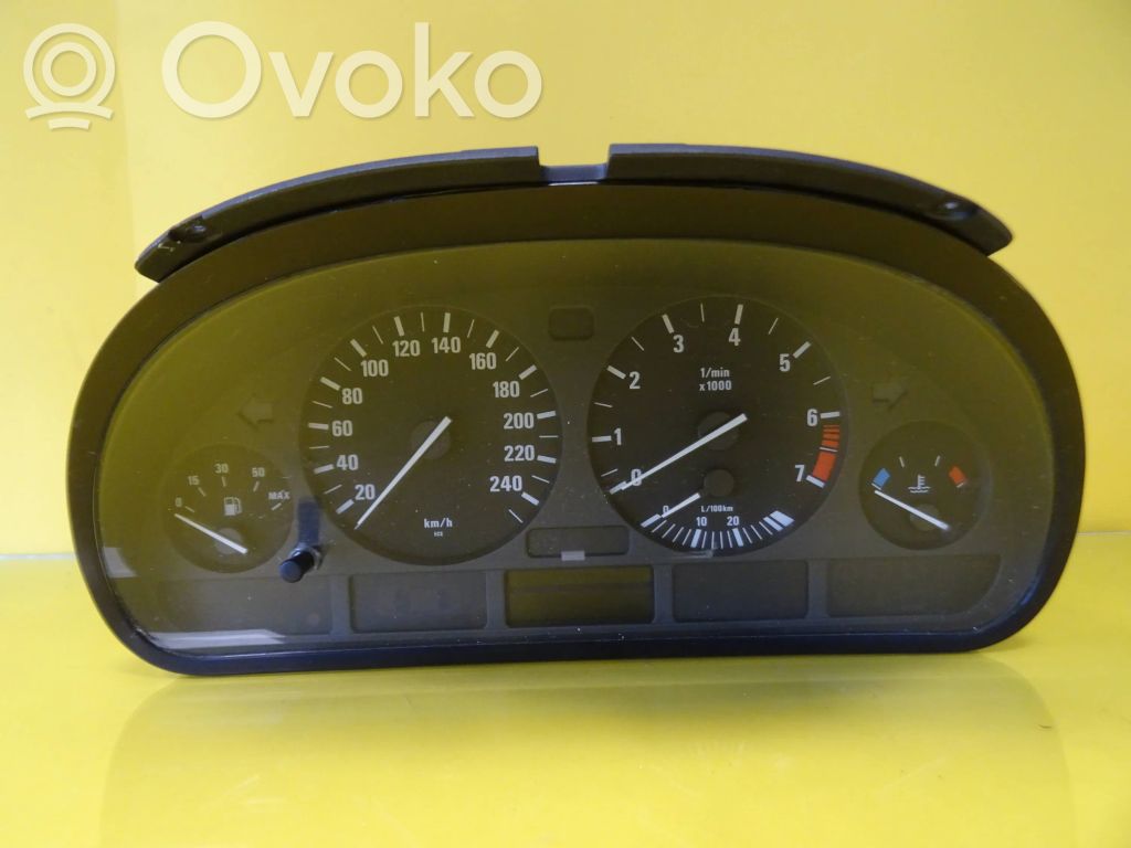 BMW 5 E39 Spidometrs (instrumentu panelī) 