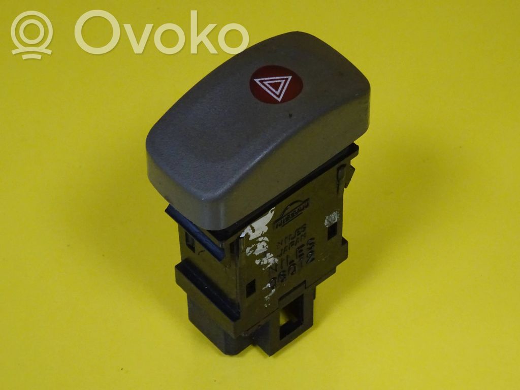 Nissan Micra Hazard light switch 