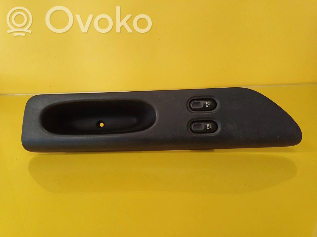 Renault Laguna I Electric window control switch 