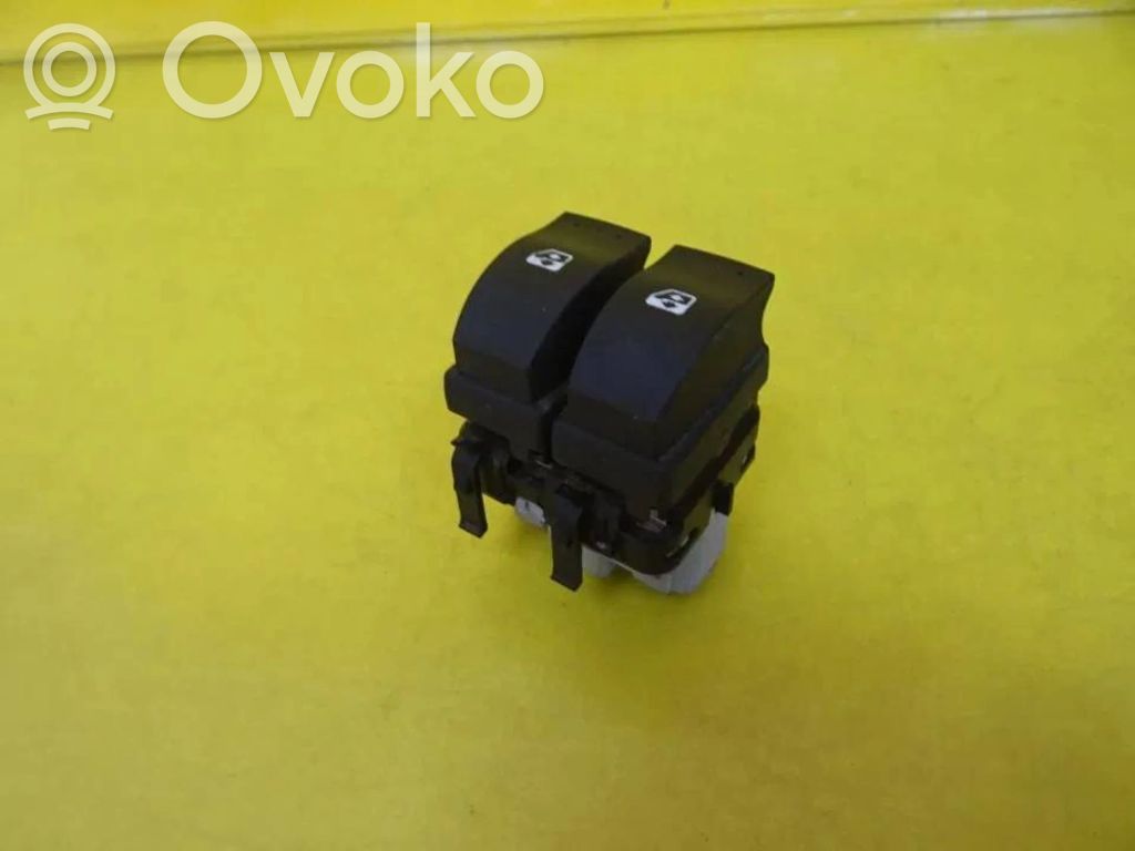 Renault Laguna II Electric window control switch 