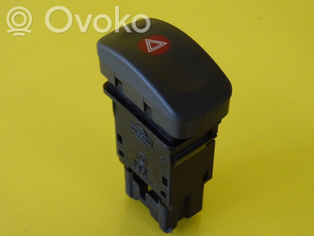 Botón interruptor de luz de peligro