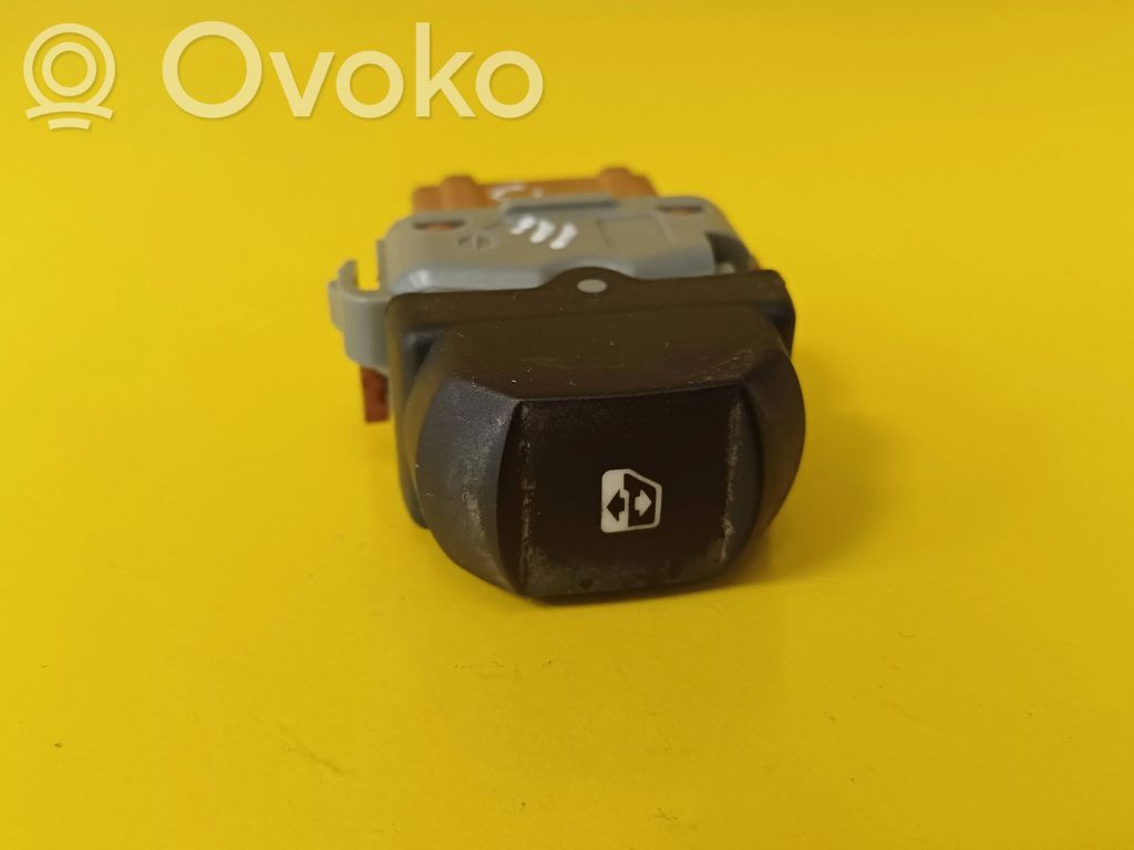 Renault Clio III Electric window control switch 