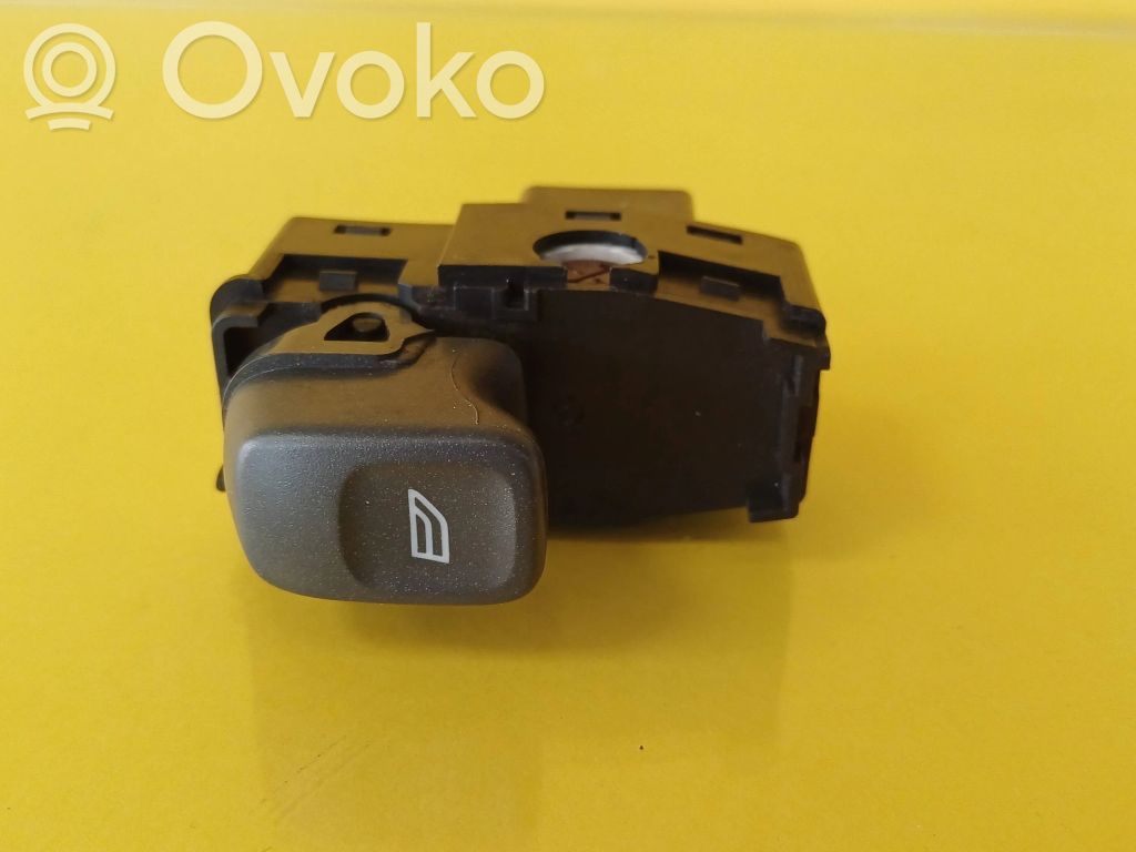 Electric window control switch   9472275