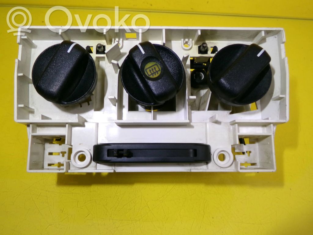 Opel Corsa B Climate control unit 