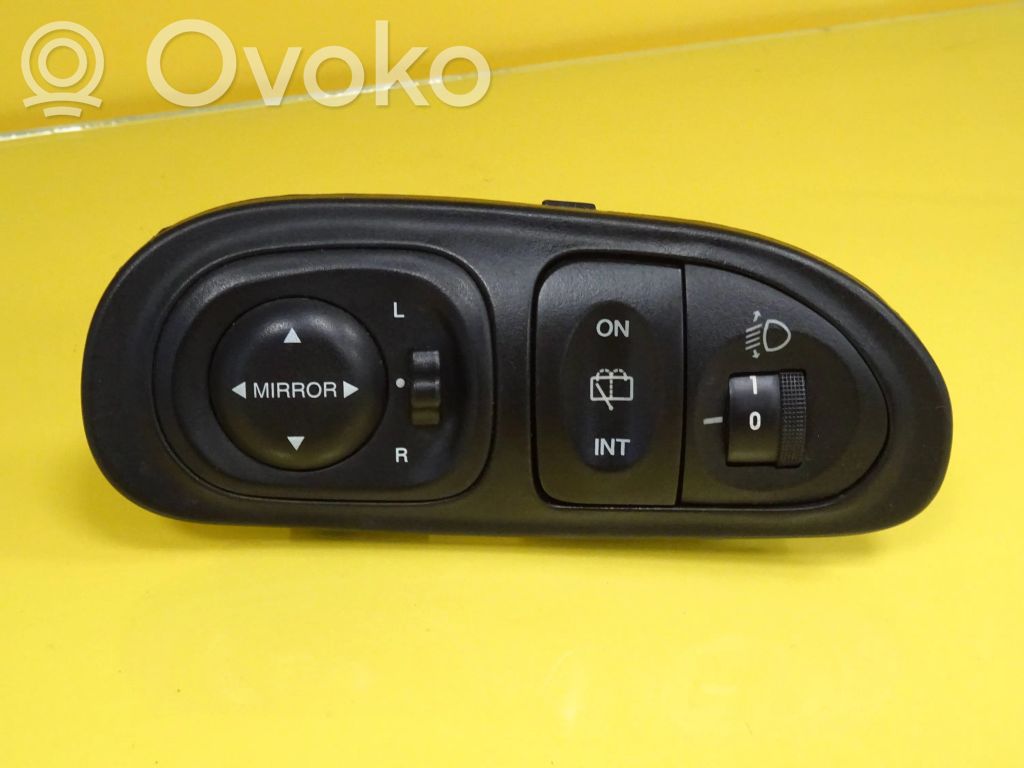 Hyundai Lantra II Przycisk regulacji lusterek bocznych 
