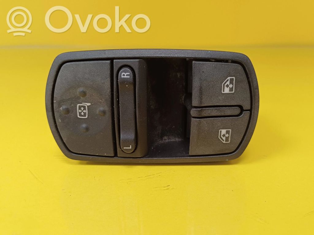 Electric window control switch   13258521AA