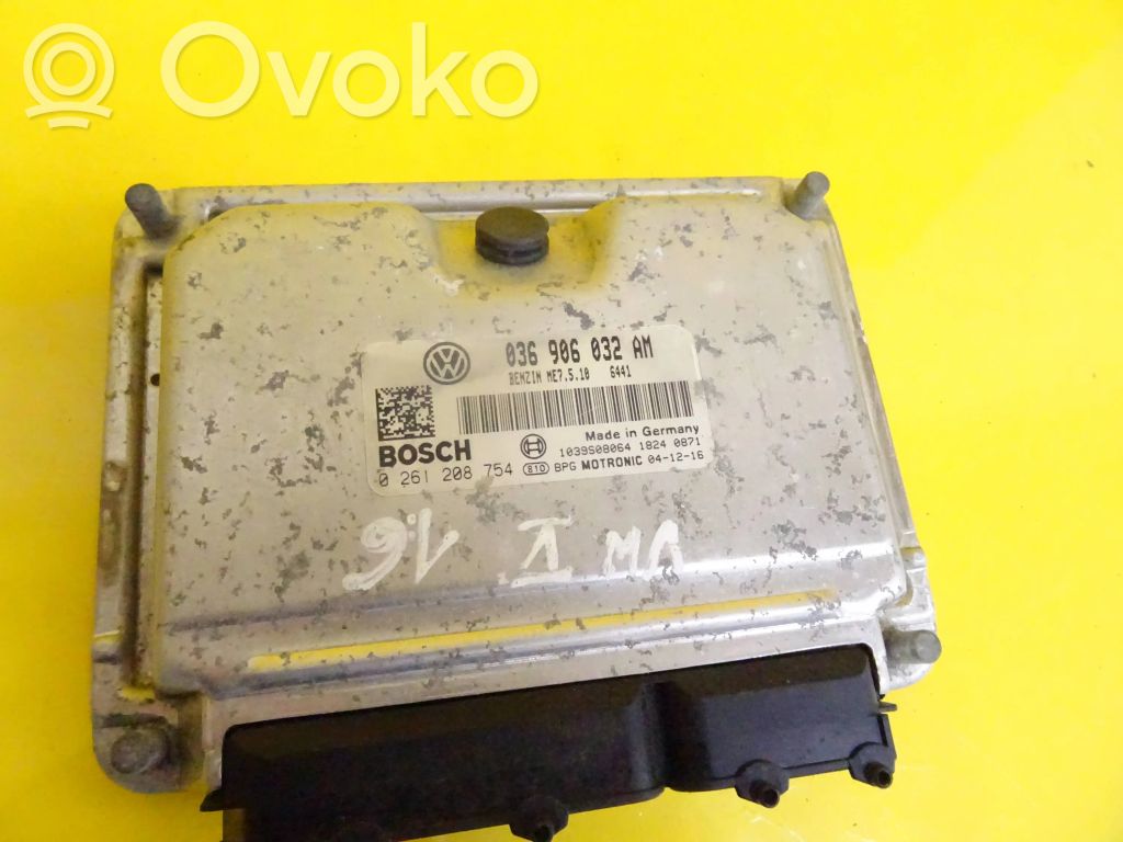 Volkswagen Golf V Engine control unit/module 