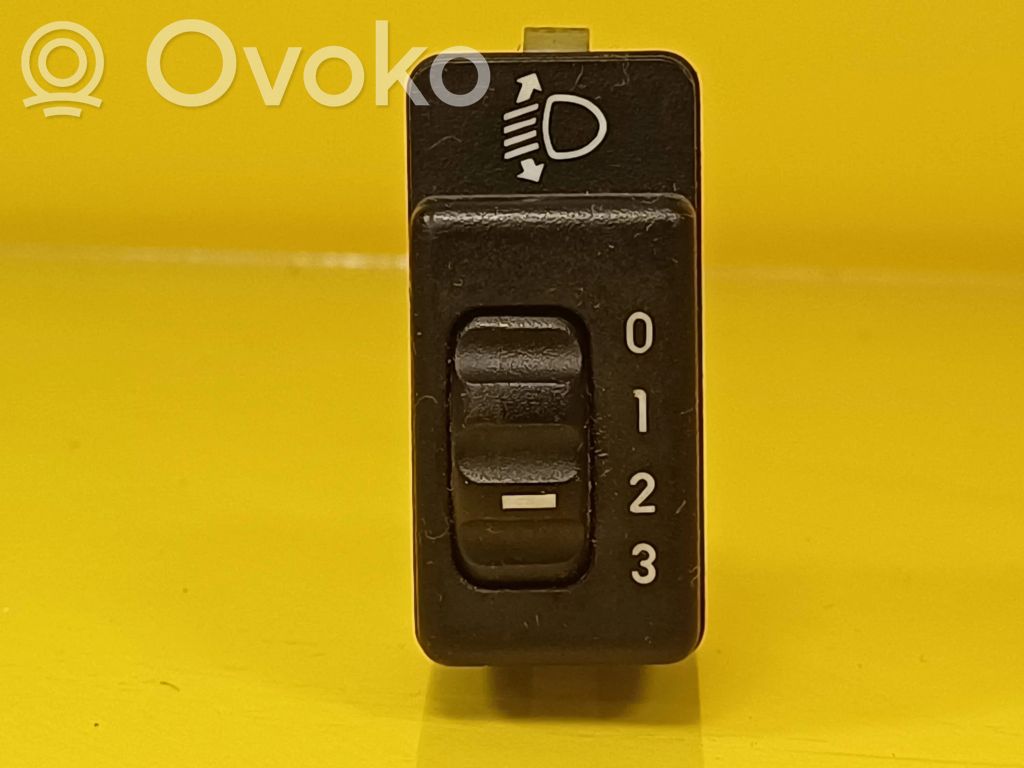 Headlight level height control switch   90270514,90346276