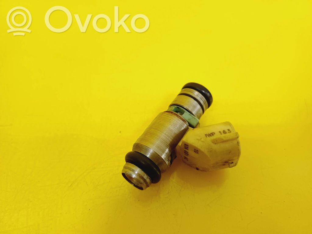 Inyector de combustible   036031AC