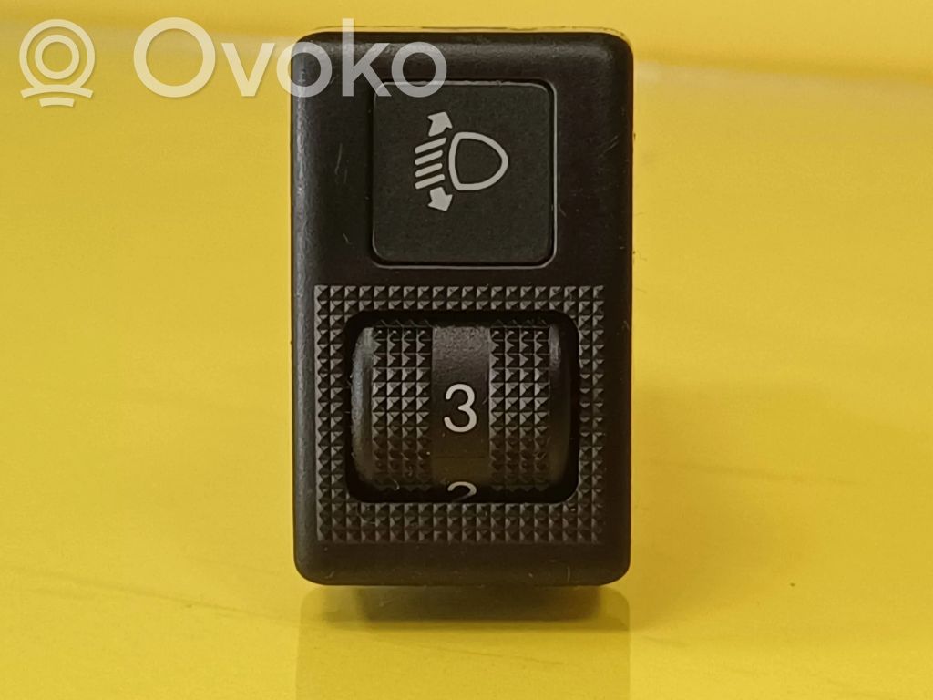 Headlight level height control switch   BJ3D