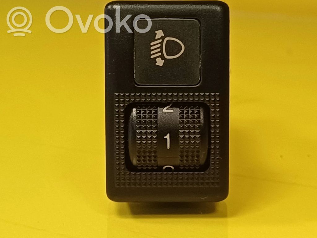 Headlight level height control switch   BL2L