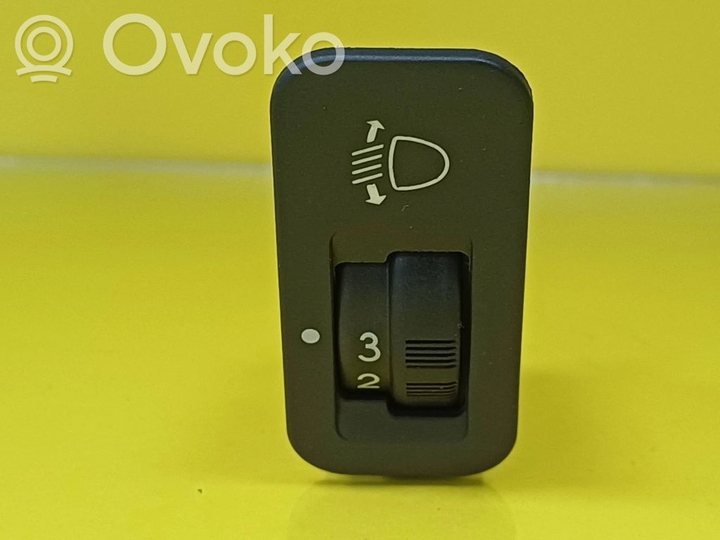 Peugeot 206 Headlight level height control switch 