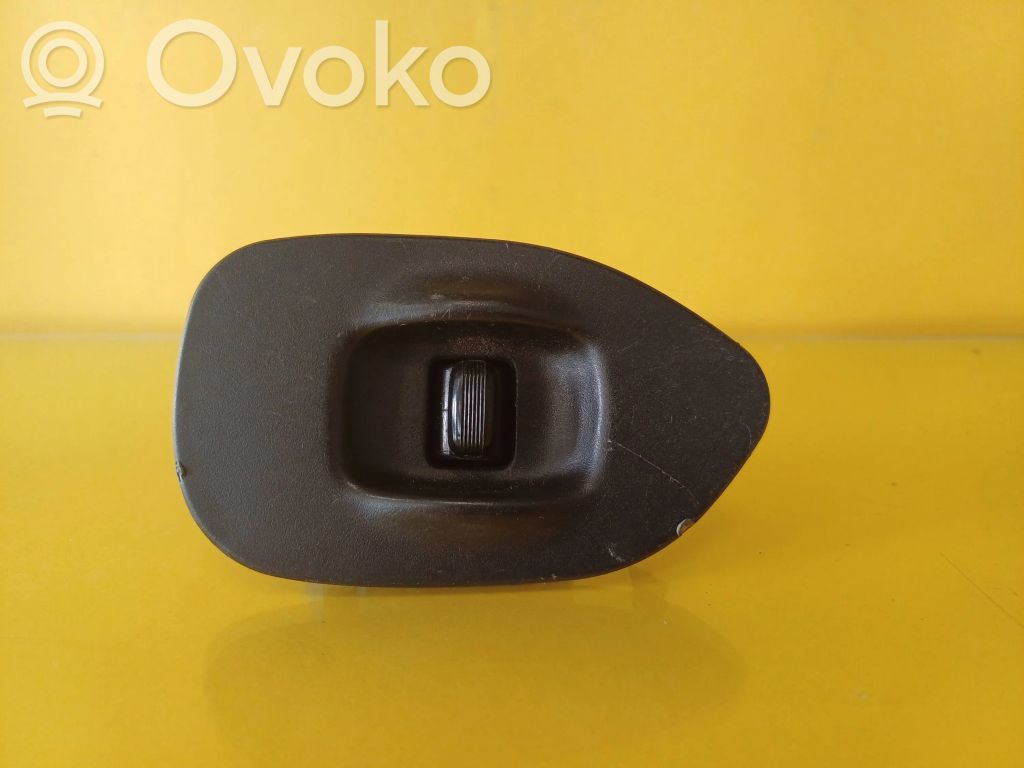 Subaru Legacy Electric window control switch 