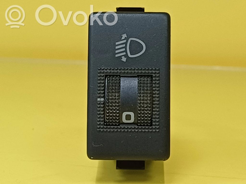 Headlight level height control switch   8D0941301
