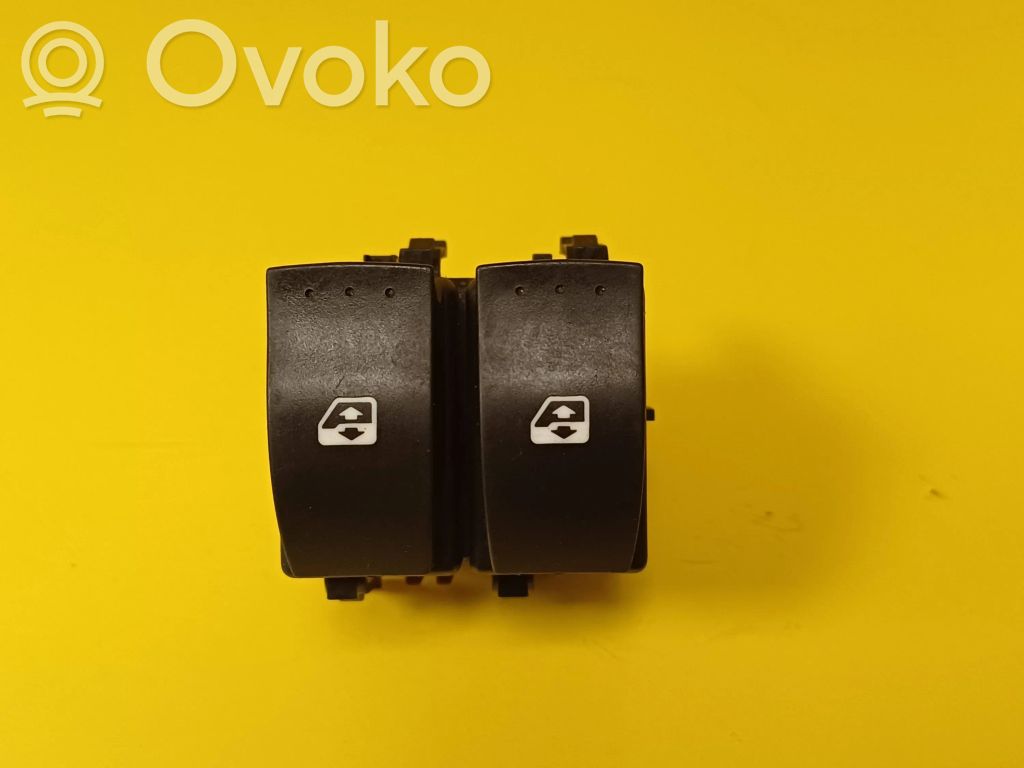 Renault Megane II Electric window control switch 