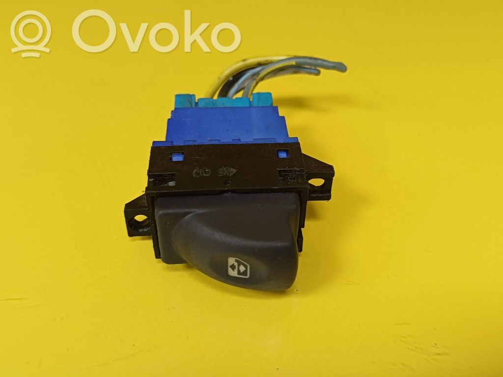 Renault Espace III Electric window control switch 