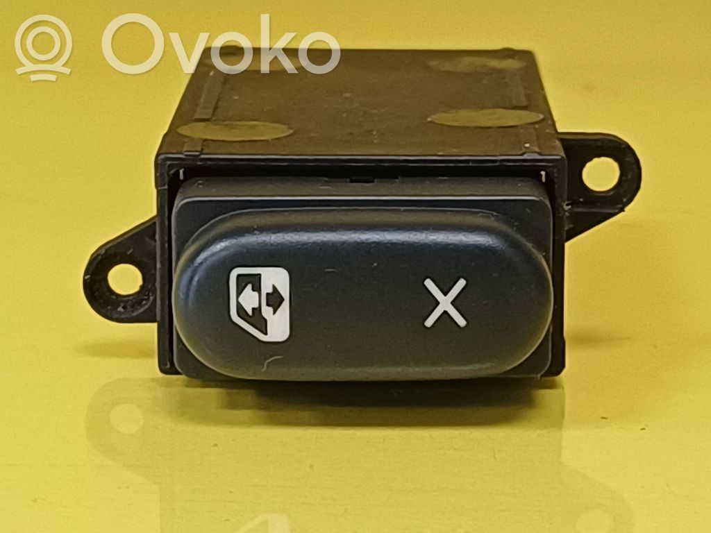 Renault Megane I Central locking switch button 