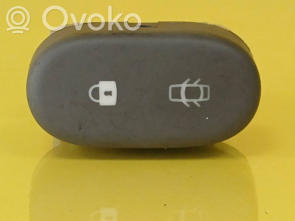 Central locking switch button   038167A