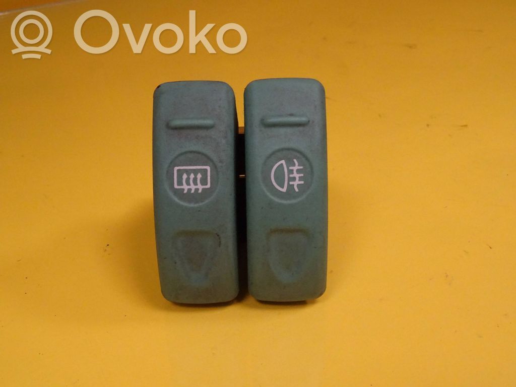 Windscreen/window heater switch   822226F