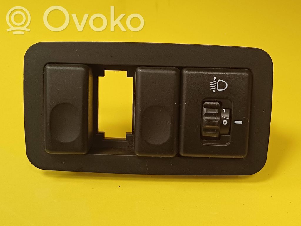 Hyundai Accent Headlight level height control switch 
