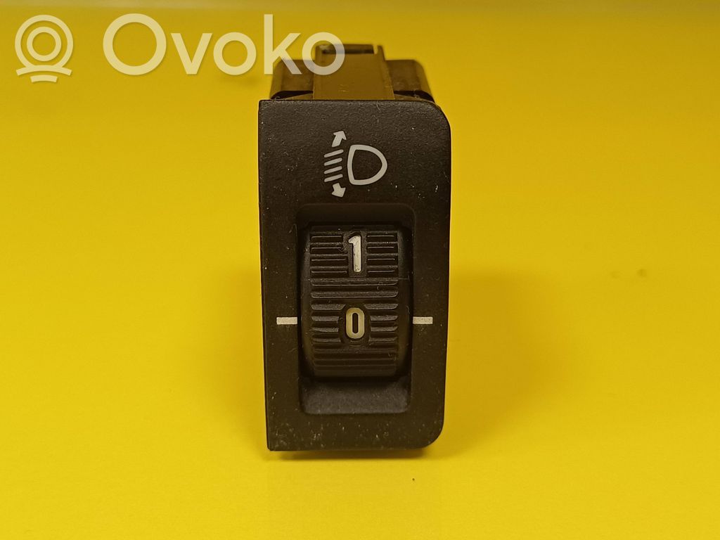 BMW 7 E38 Przycisk / Pokrętło regulacji świateł 