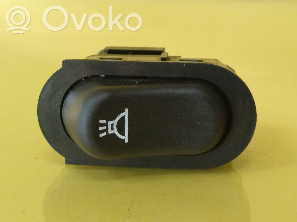 Interior lighting switch   4617536