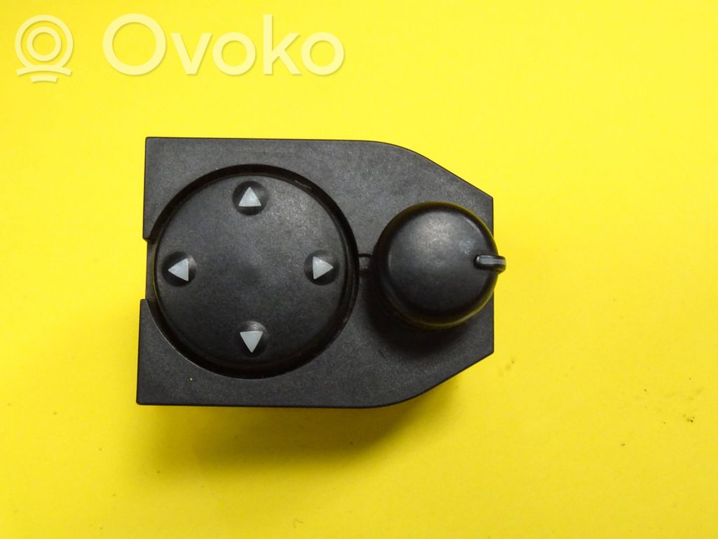 Audi A4 S4 B5 8D Wing mirror switch 