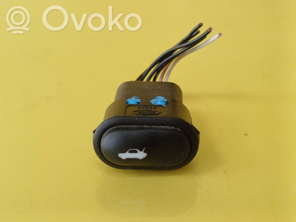 Tailgate opening switch   19B514AA,03160800
