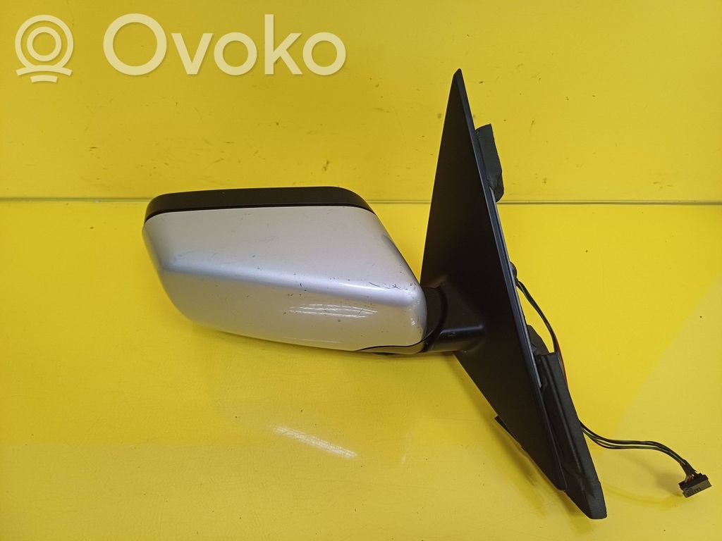 Front door electric wing mirror