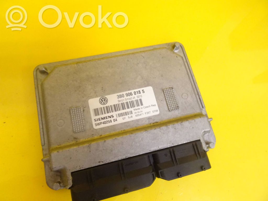 Volkswagen PASSAT B5 Engine control unit/module 