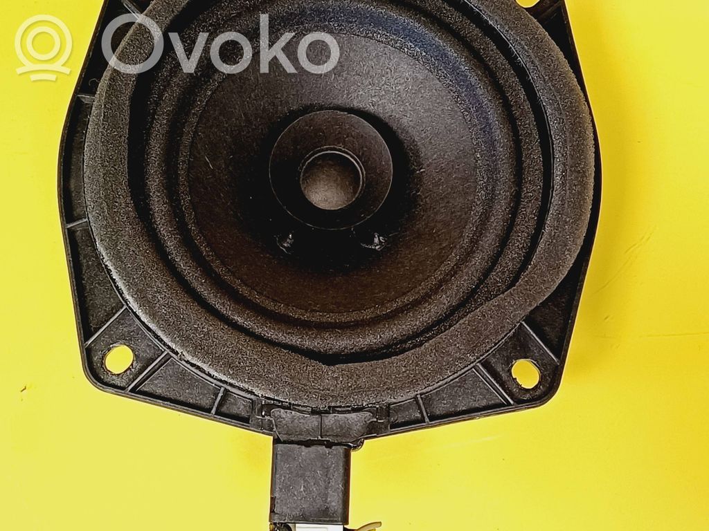 Mitsubishi Colt Altavoz de la puerta trasera 