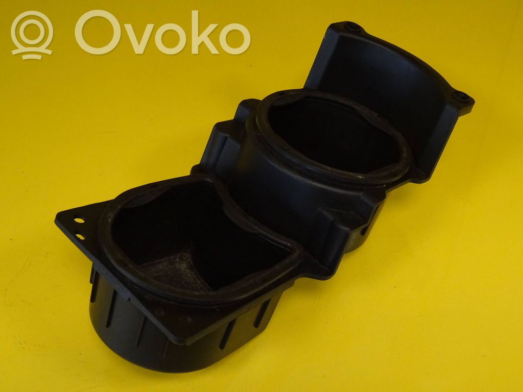 KIA Ceed Cup holder front 