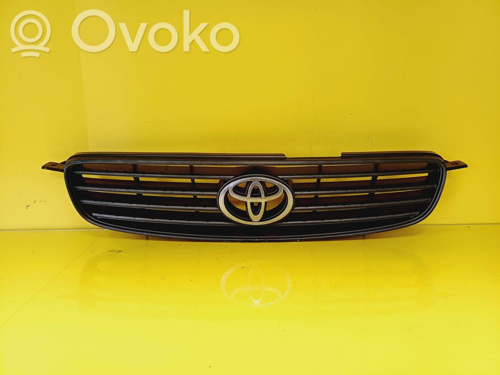 Toyota Corolla E110 Priekšējais režģis 