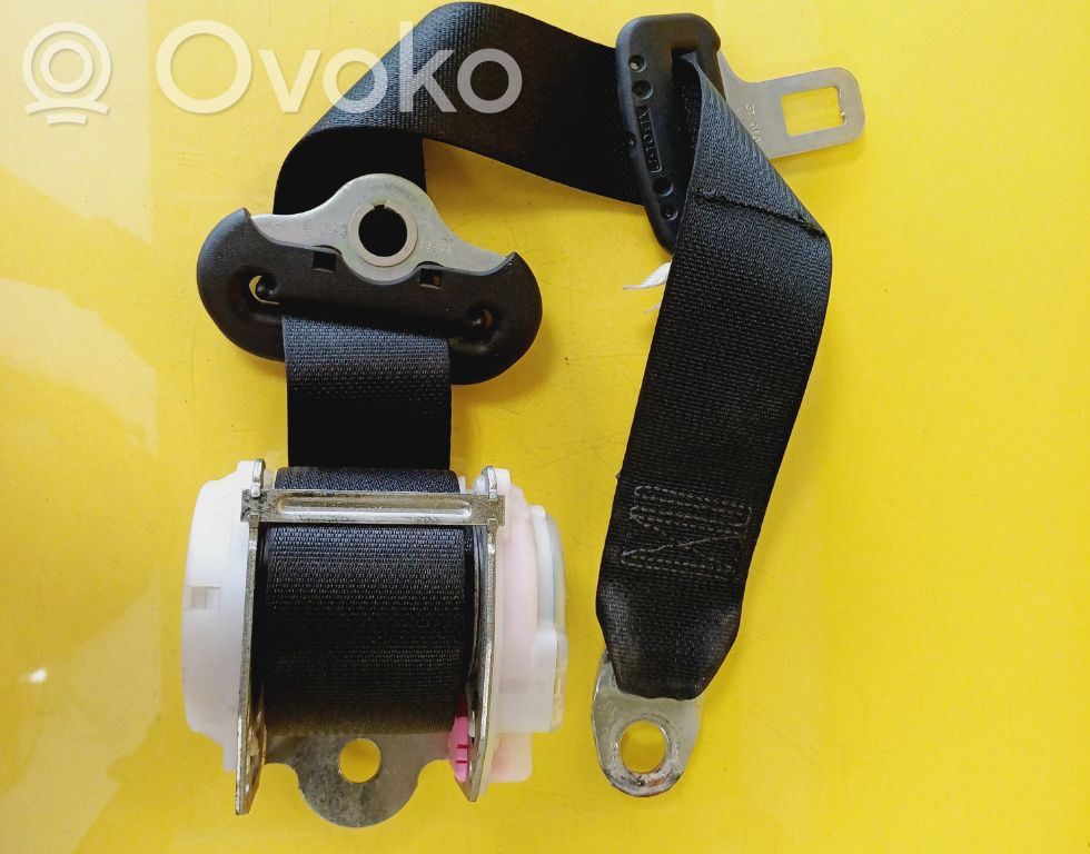 Toyota Yaris Cinturón trasero 