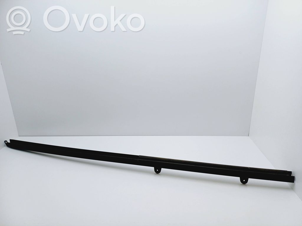 Front door windshield rail   352480E