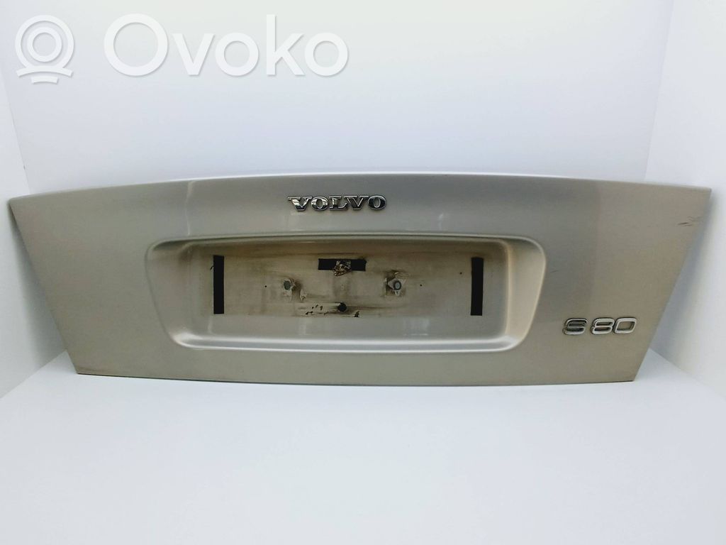Volvo S80 Trunk door license plate light bar 