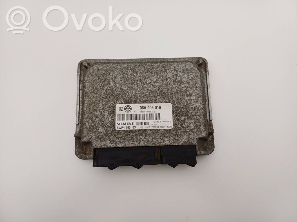 Engine control unit/module   06A906019