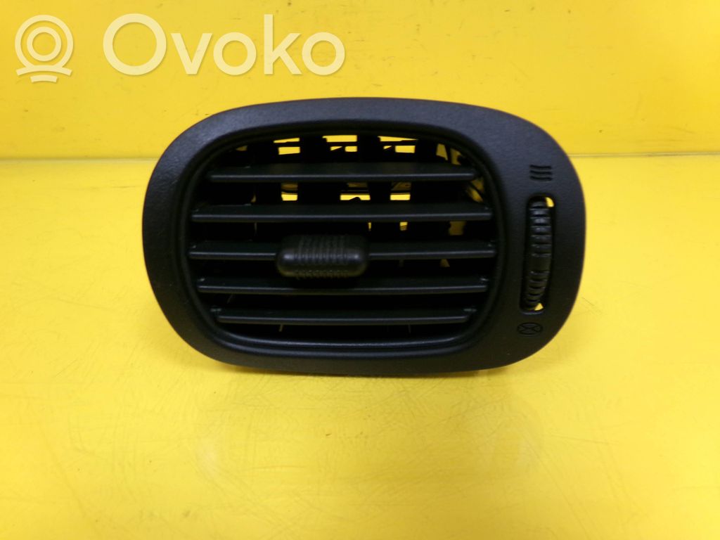 Chrysler Voyager Šoninės oro grotelės 
