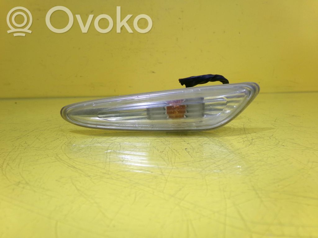 BMW 3 E46 Front fender indicator light 