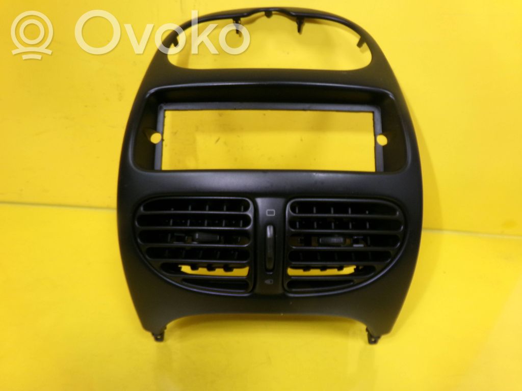 Peugeot 206 Moldura del panel (Usadas) 