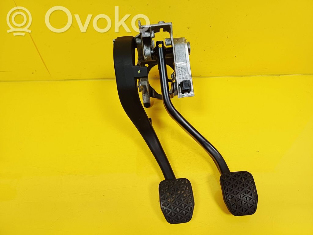 BMW 1 E81 E87 Pedal assembly 