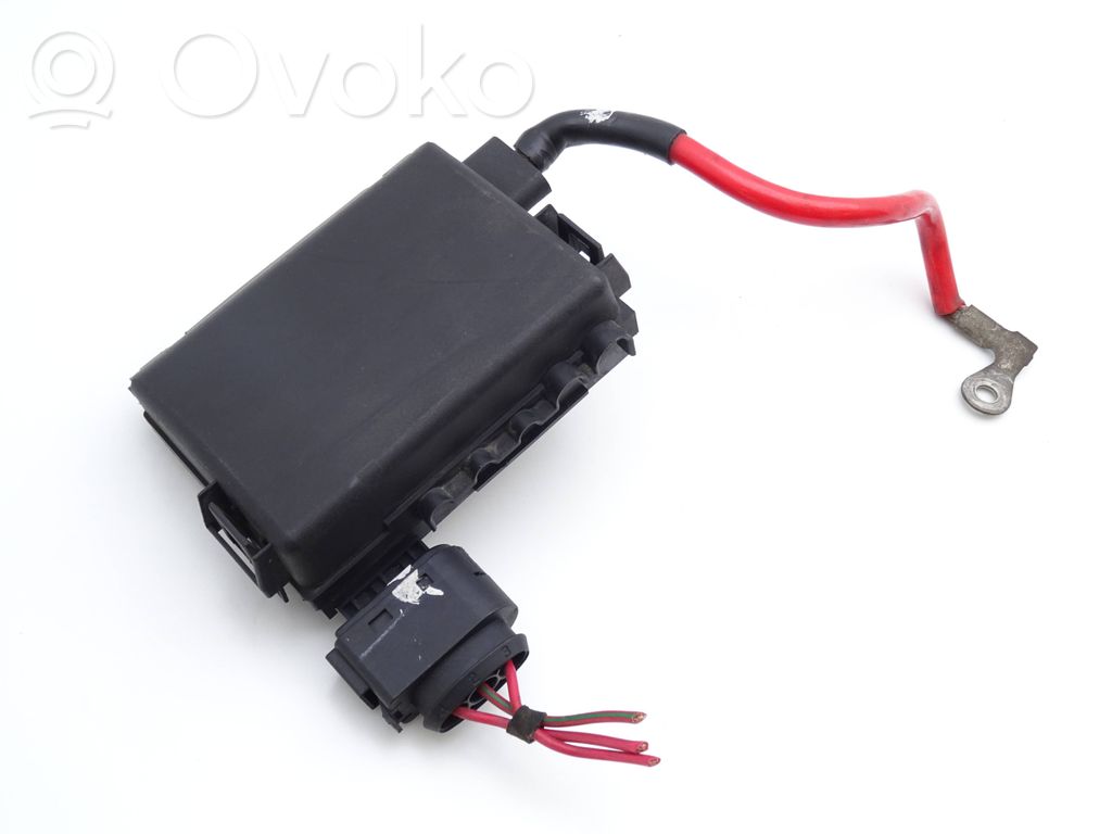 Volkswagen New Beetle Fuse module 