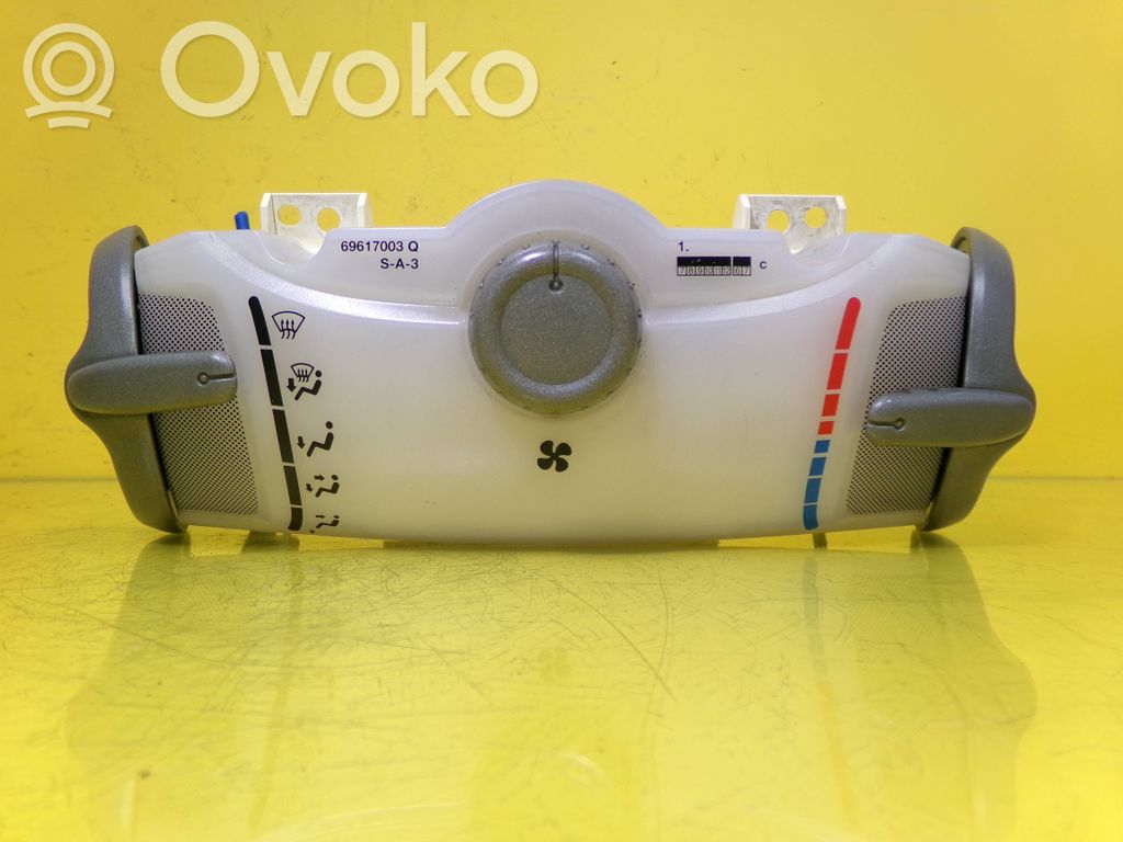 Peugeot 107 Climate control unit 