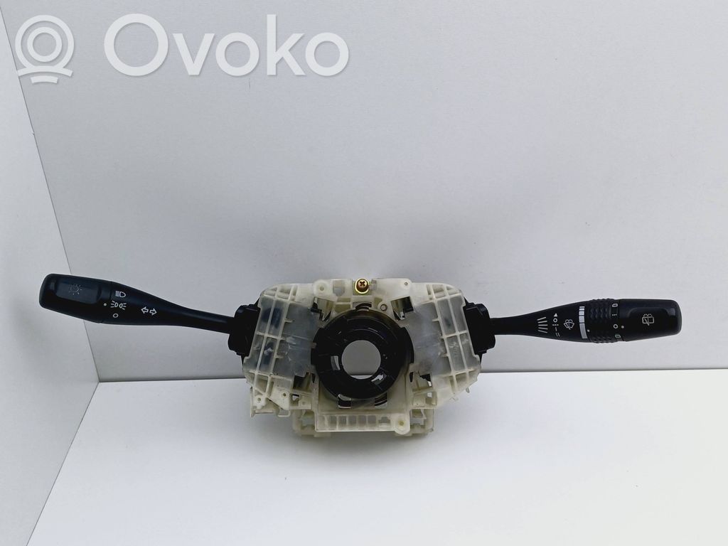 Mitsubishi Space Wagon Interruptor/palanca de limpiador de luz de giro 
