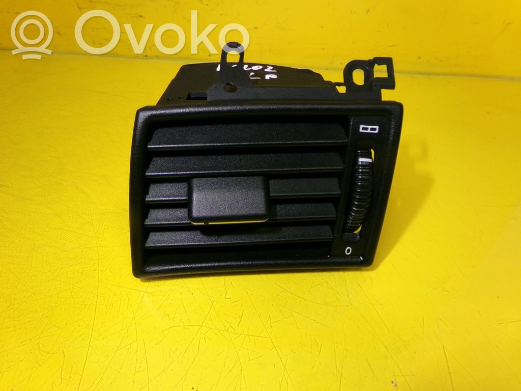 Mercedes-Benz C W202 Moldura protectora de la rejilla de ventilación lateral del panel 