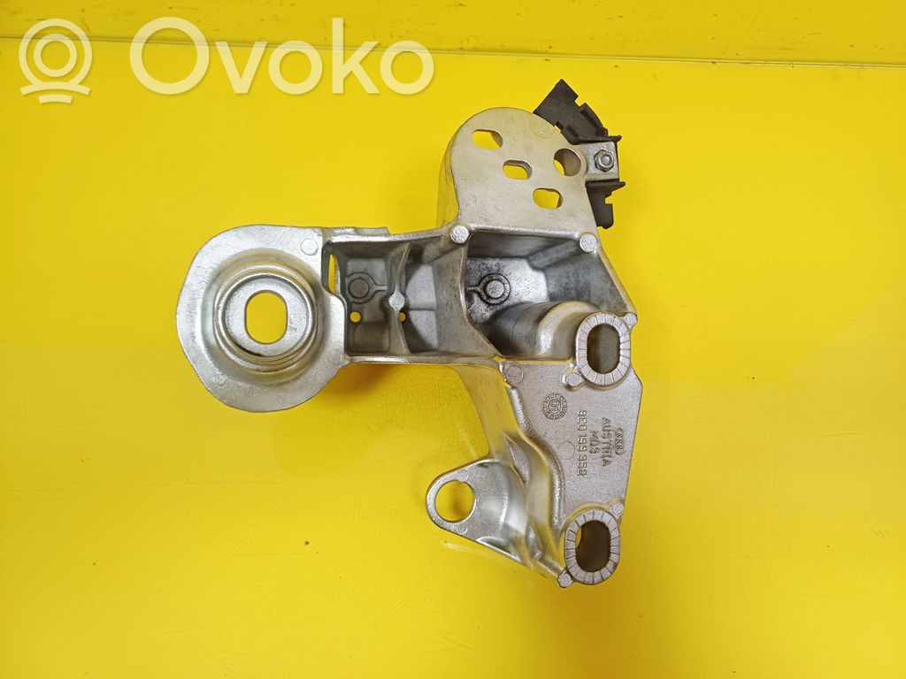 Engine mounting bracket   8E0199352