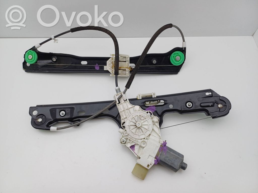 BMW 1 E81 E87 Front door window regulator with motor 